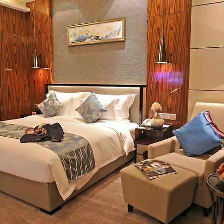 Hotel Ramada Plaza Liuzhou Liudong Exteriér fotografie